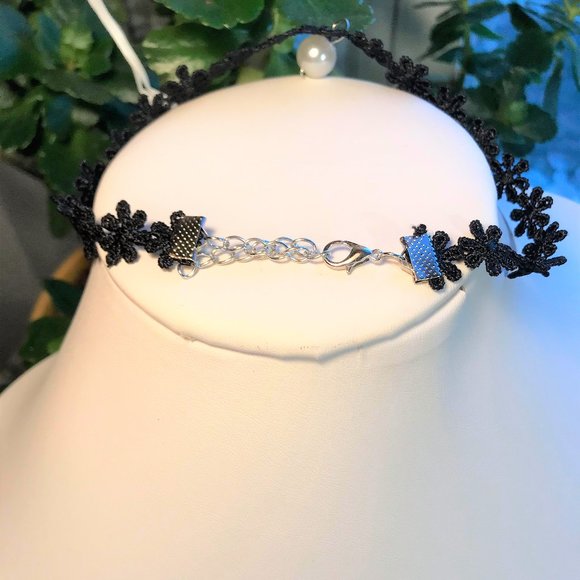 Girls Choker Necklace - Picture 4 of 5